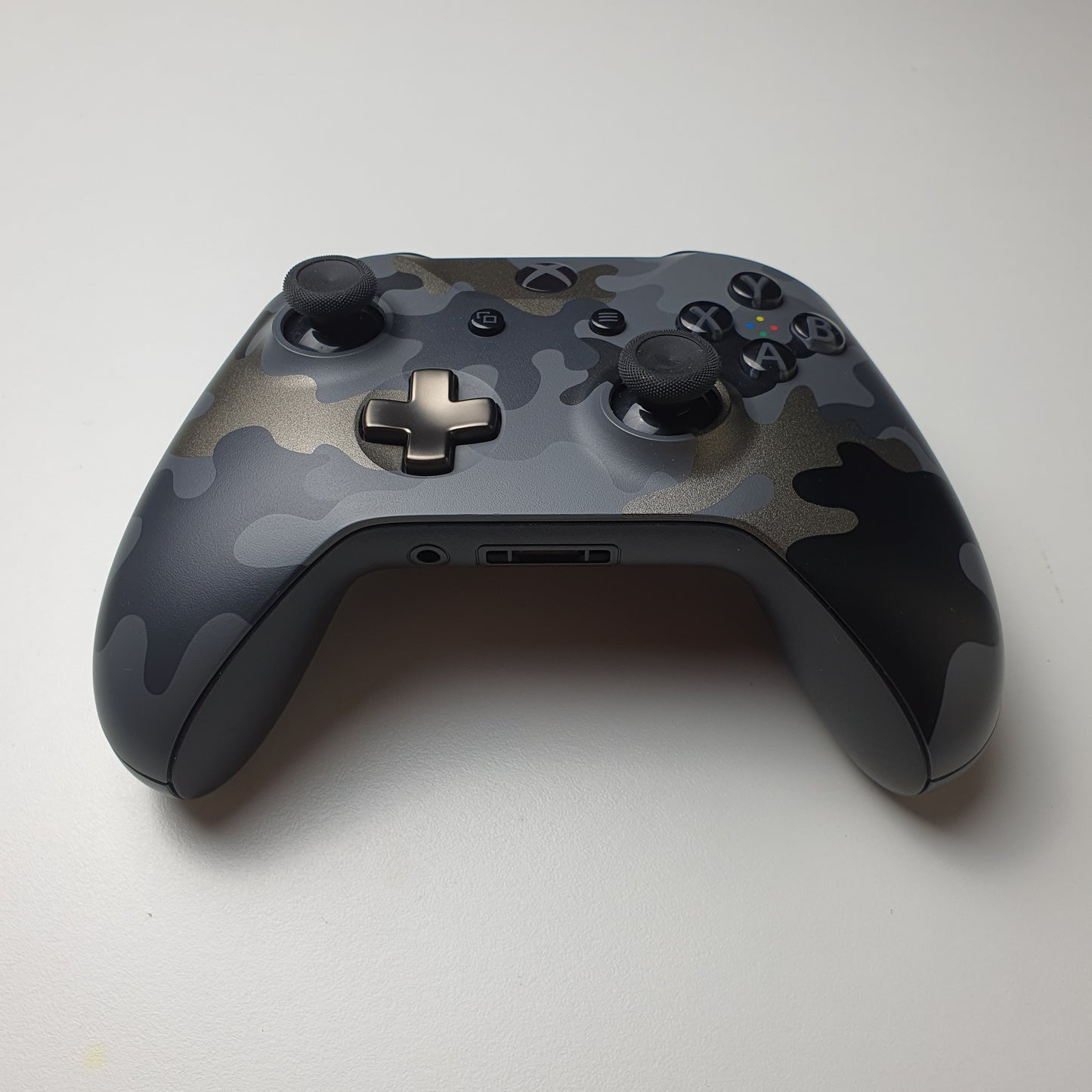 Official Microsoft Xbox 'Night Ops' Wireless Bluetooth Controller 1708
