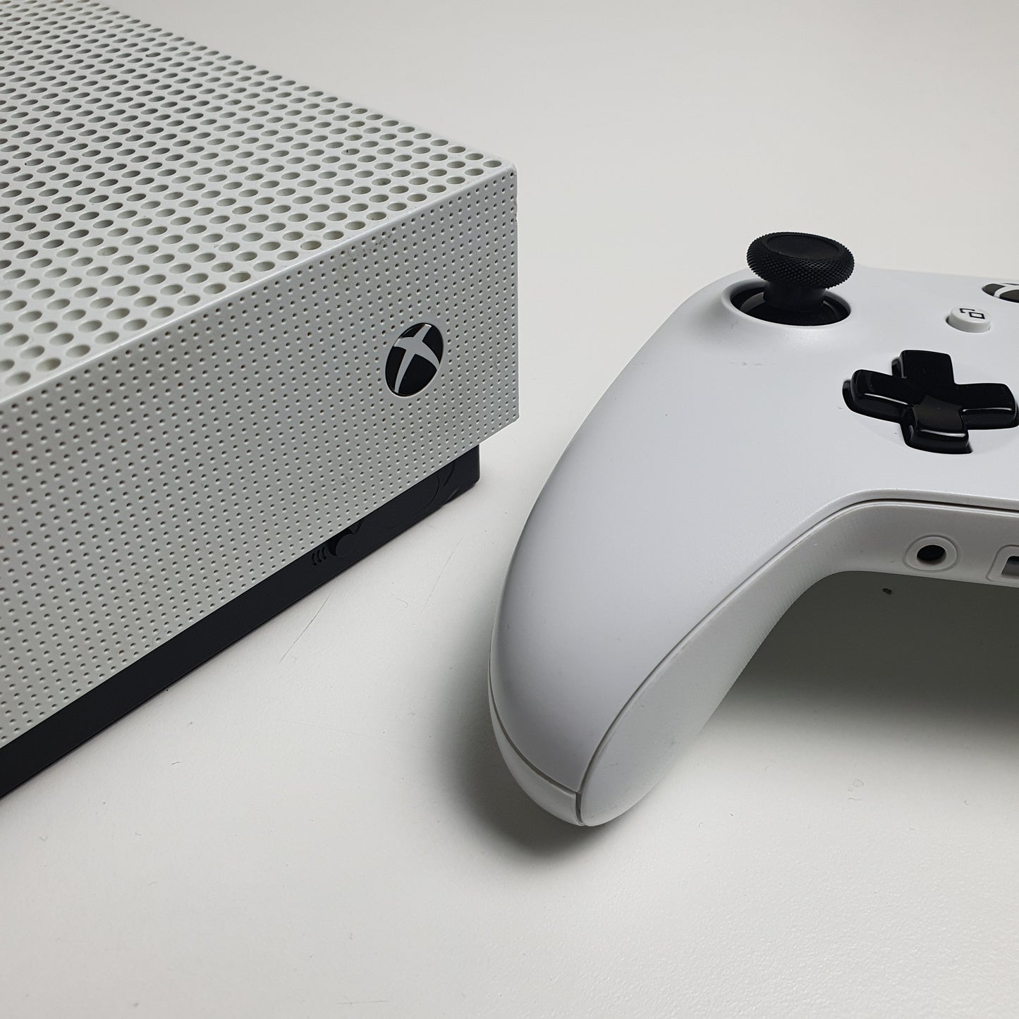 Microsoft Xbox One S 500GB White Disk Edition Bundle - Inc. Console, Controller and Cables