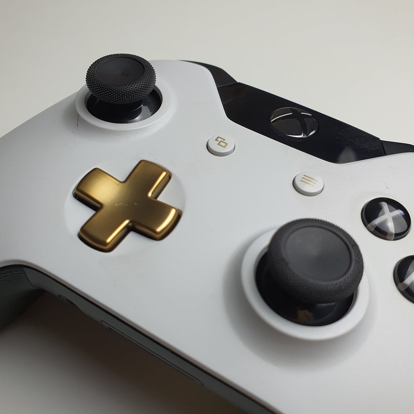 Official Microsoft Xbox One 'Lunar White' Wireless Controller