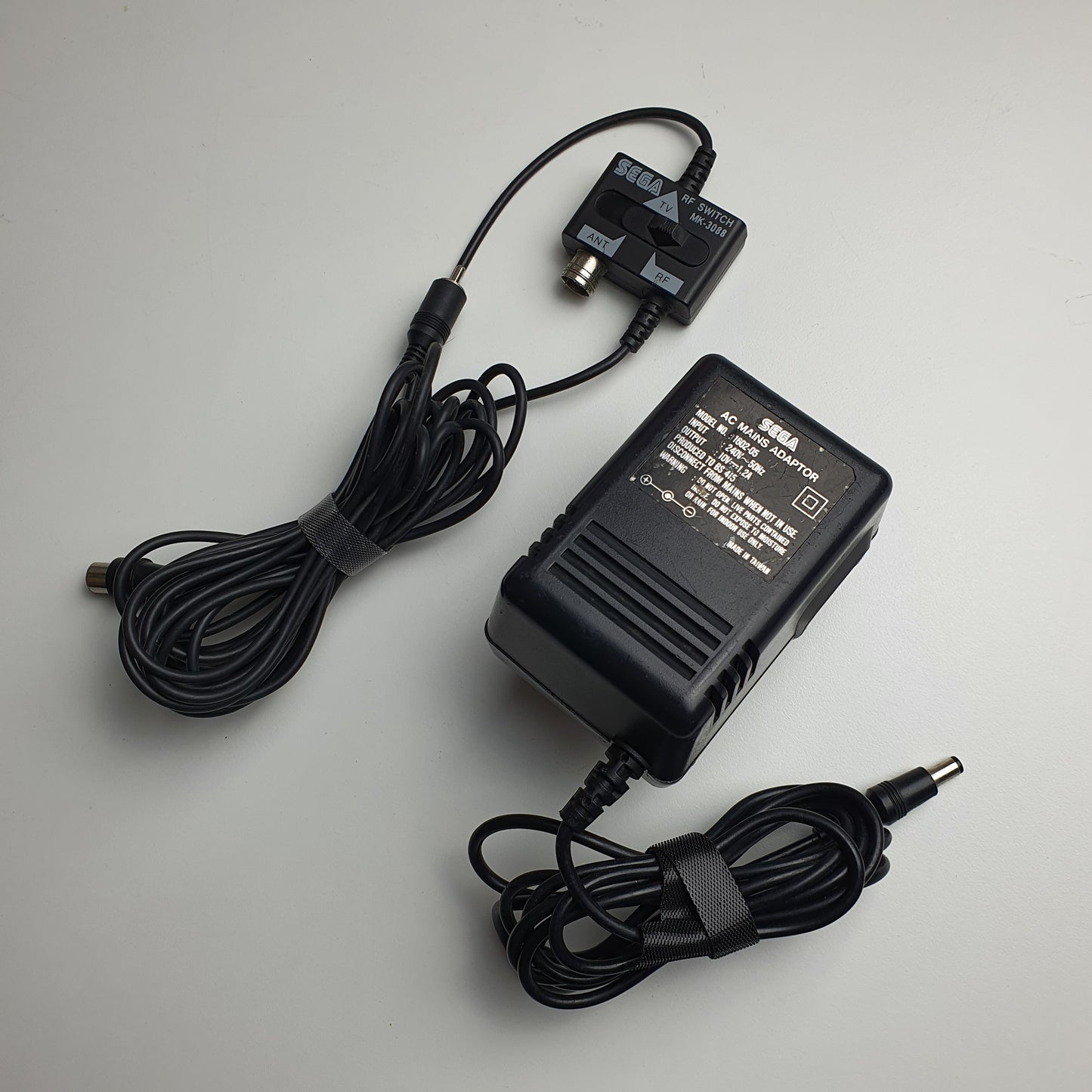 Sega Mega Drive Bundle - Inc. Console, Controller & Cables