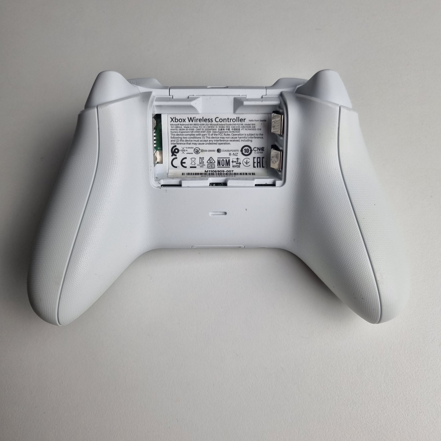 Official Microsoft Xbox Series X|S Wireless Bluetooth 'Robot White' Controller 1914