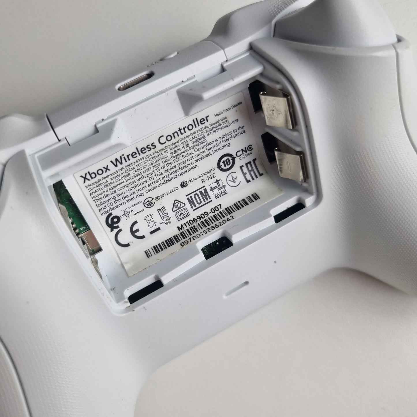 Official Microsoft Xbox Series X|S Wireless Bluetooth 'Robot White' Controller 1914