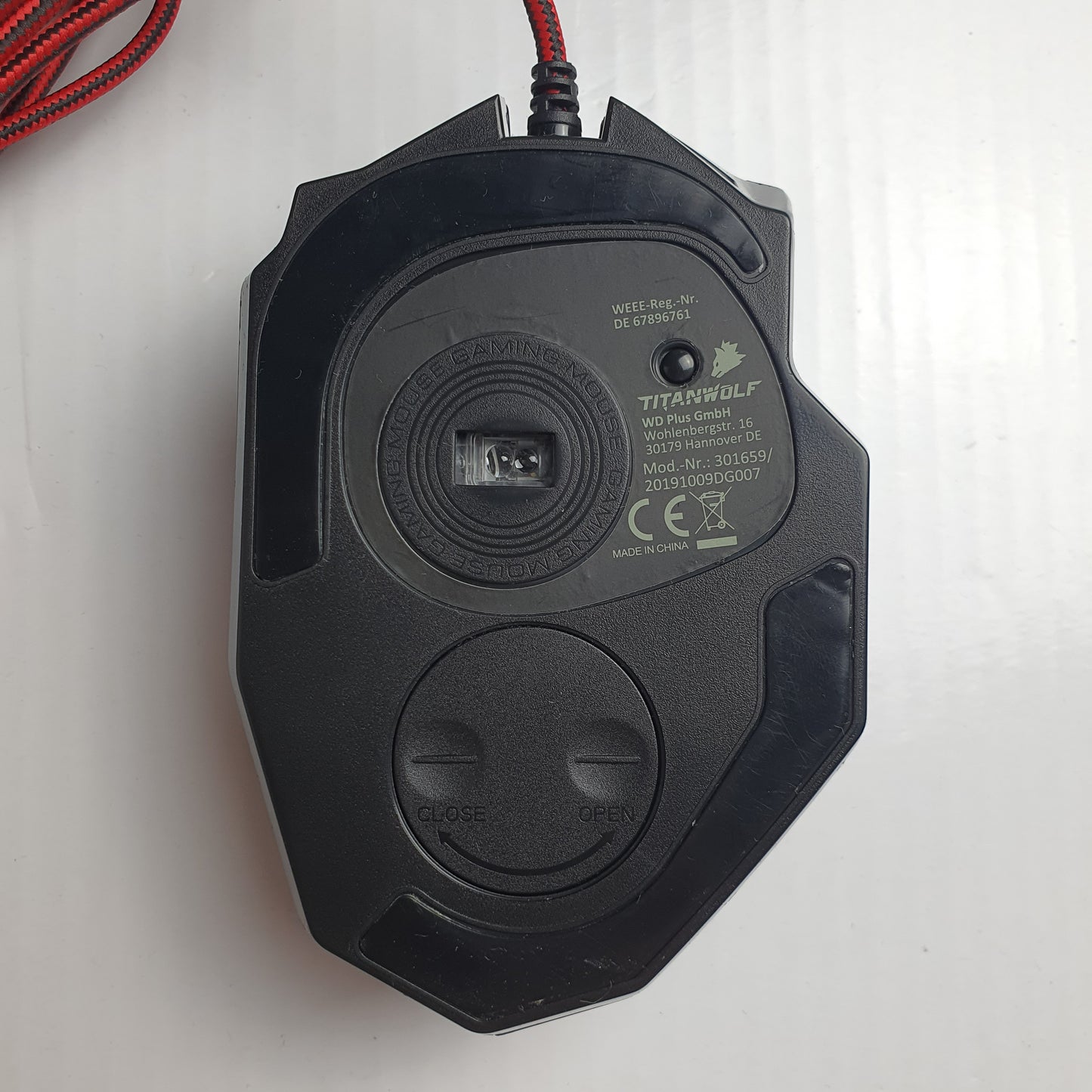 Titanwolf Gauntlet USB MMO Gaming Mouse