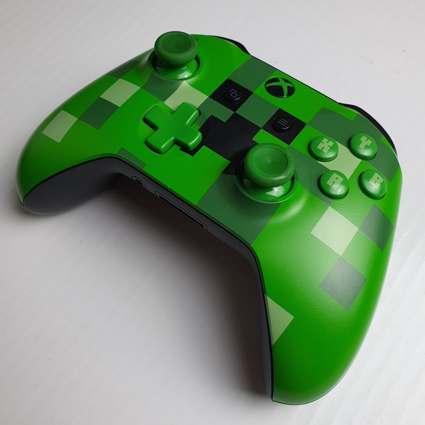 Official Microsoft Xbox Limited Edition Minecraft Creeper Wireless Bluetooth Controller 1708