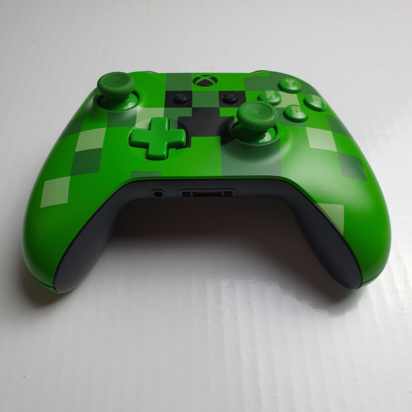 Official Microsoft Xbox Limited Edition Minecraft Creeper Wireless Bluetooth Controller 1708