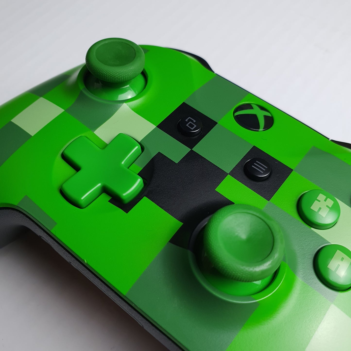 Official Microsoft Xbox Limited Edition Minecraft Creeper Wireless Bluetooth Controller 1708
