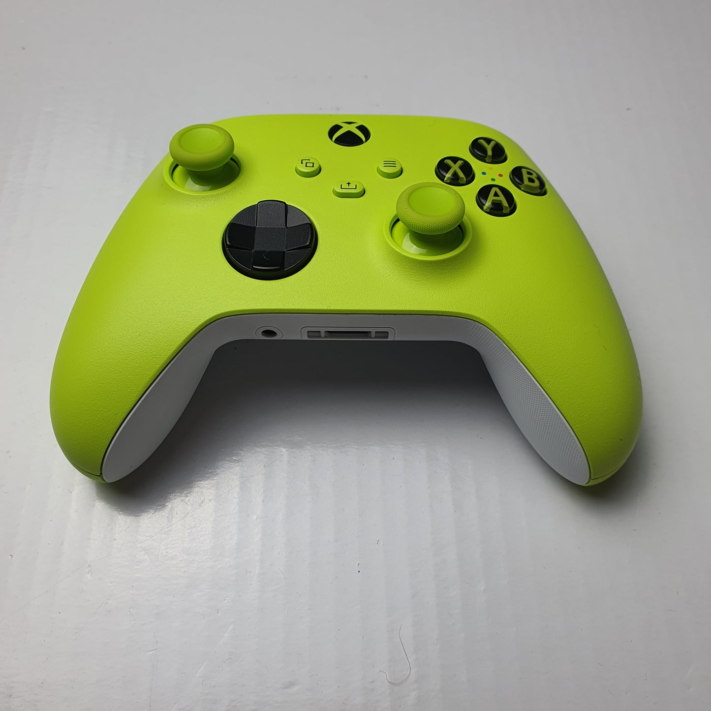 Official Microsoft Xbox Series X|S Wireless Bluetooth 'Electric Volt' Controller 1914