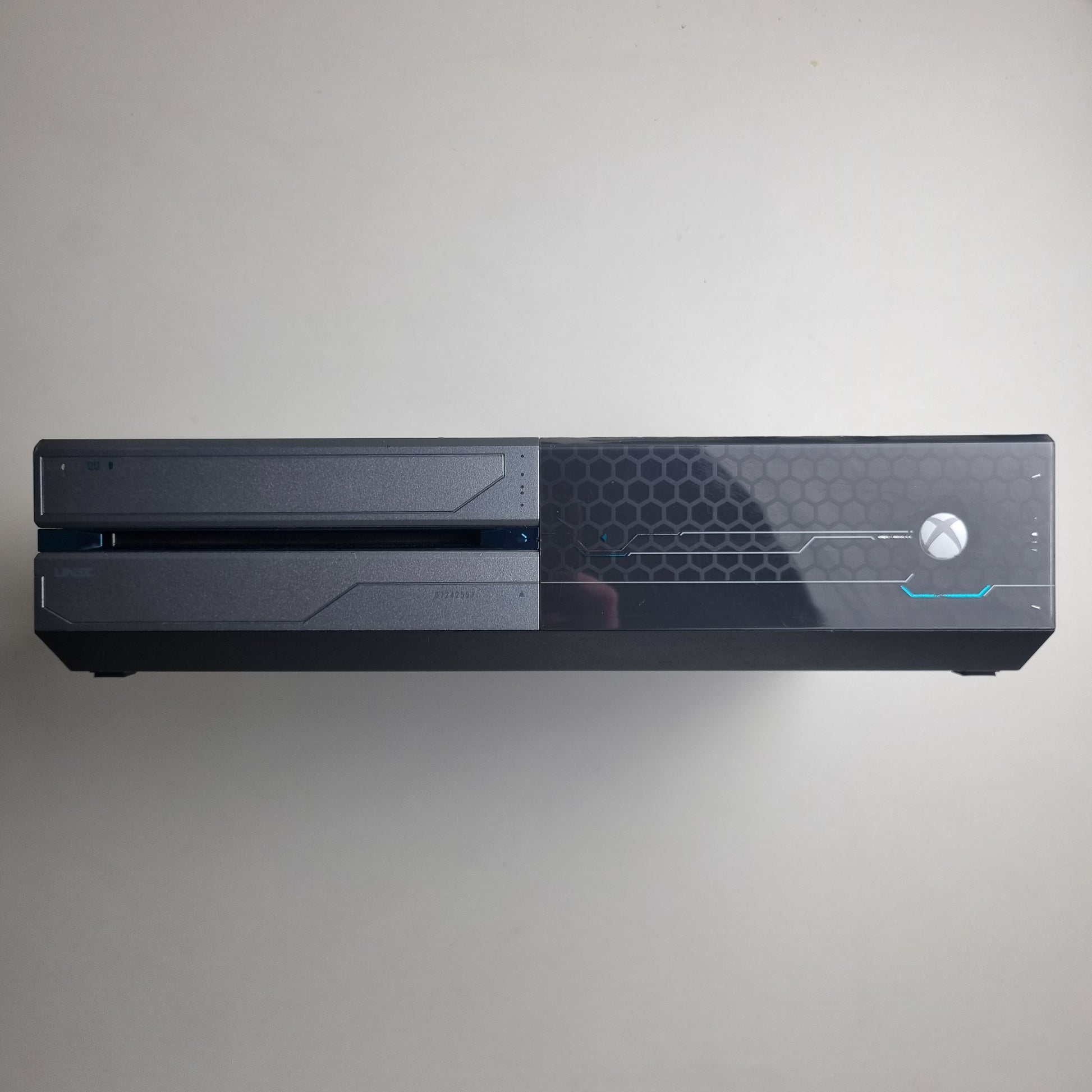 Official Microsoft Xbox One refurbished console limited edition Halo 5: Guardians 1 terabyte