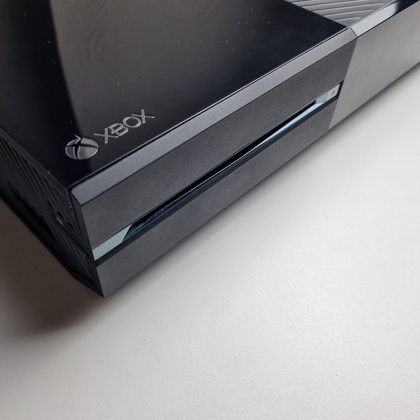 Microsoft Xbox One 500GB 'Day One 2013' Console Bundle - Includes Console, Controller, and Cables