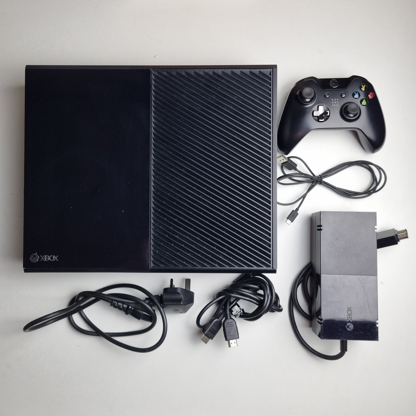 Microsoft Xbox One 500GB 'Day One 2013' Console Bundle - Includes Console, Controller, and Cables