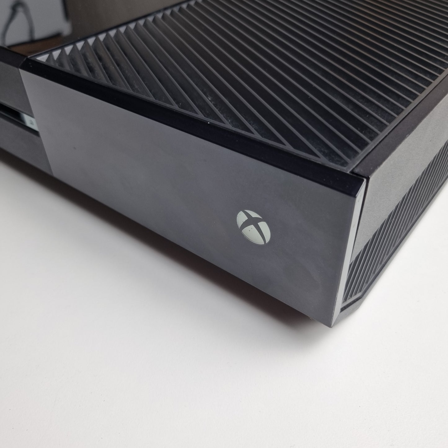 Microsoft Xbox One 500GB 'Day One 2013' Console Bundle - Includes Console, Controller, and Cables