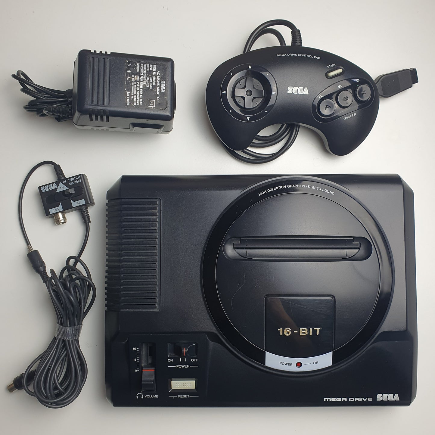 Sega Mega Drive Bundle - Inc. Console, Controller & Cables