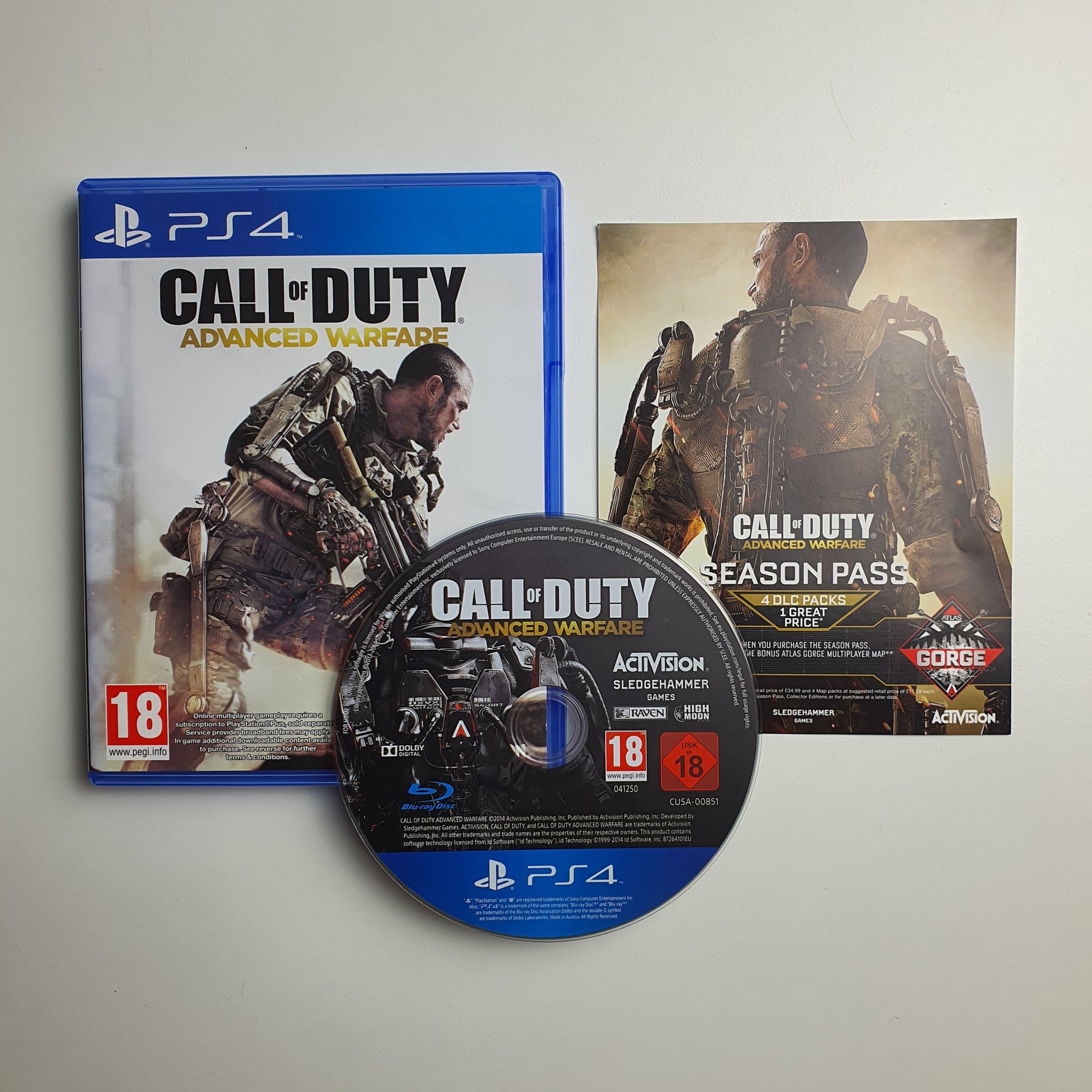 Call of Duty: Advanced Warfare game case, disc and insert on a white background