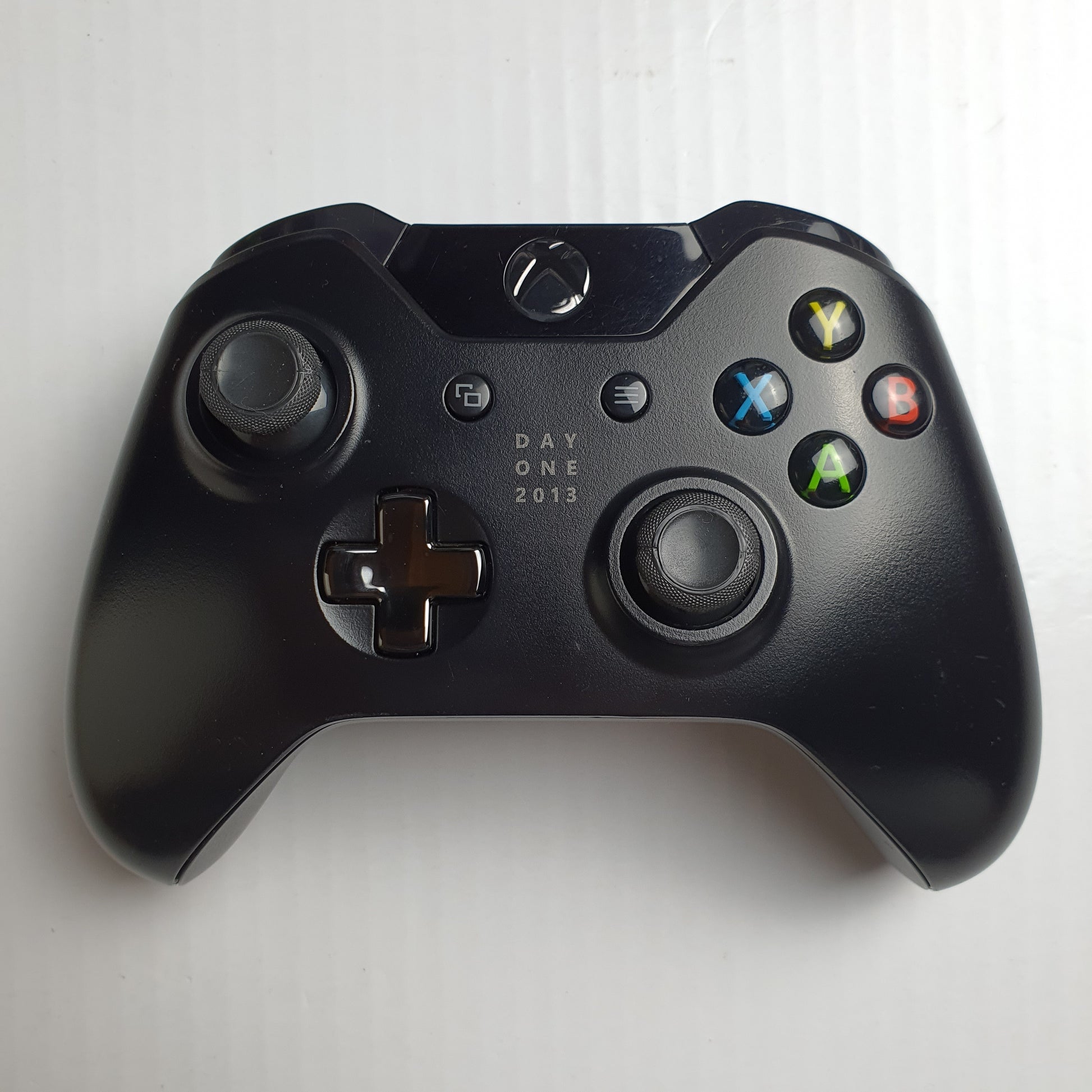 Official Microsoft Xbox One 'Day One 2013' Edition Black Wireless