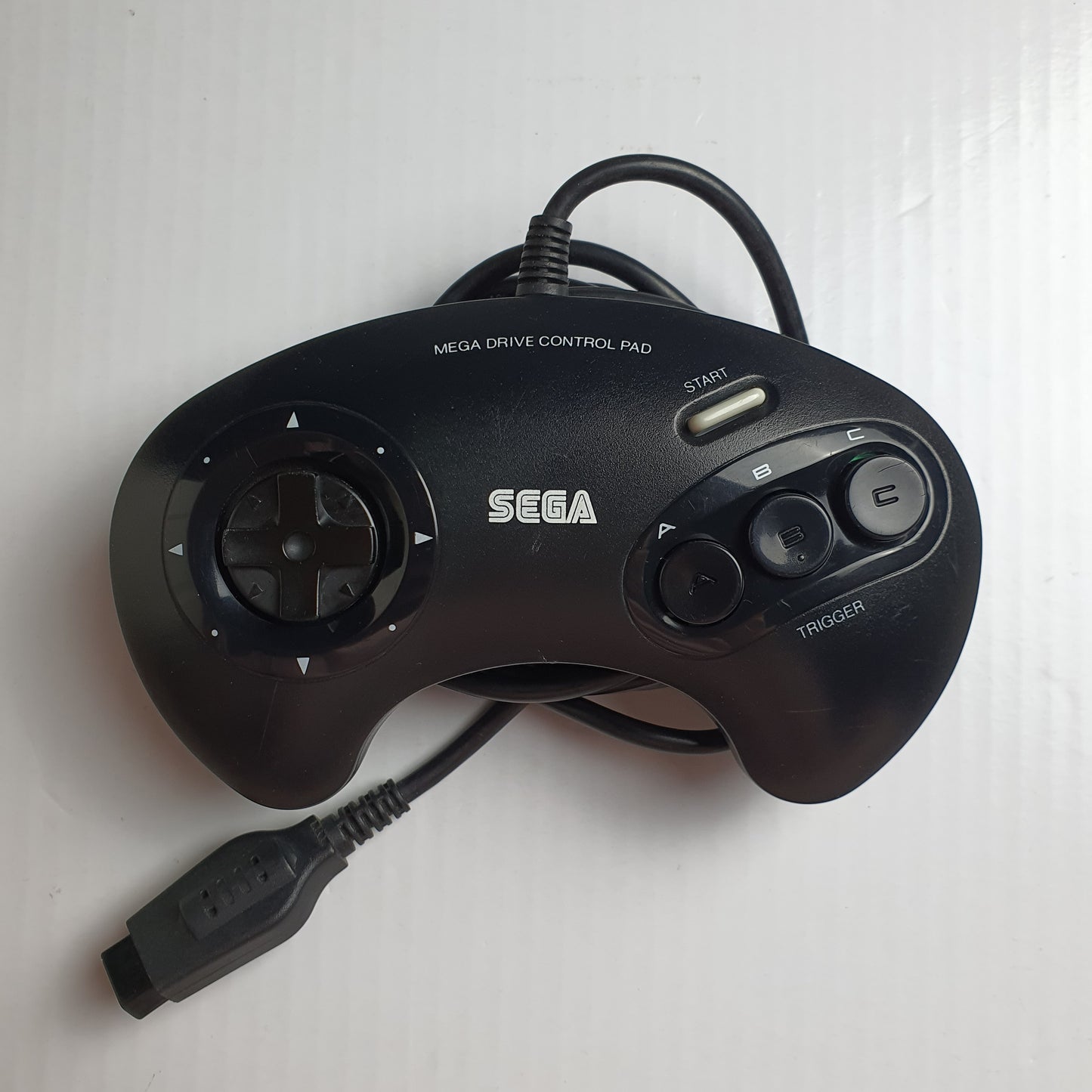 Official Sega Mega Drive 1.2m/2m Wired Black Controller 1650